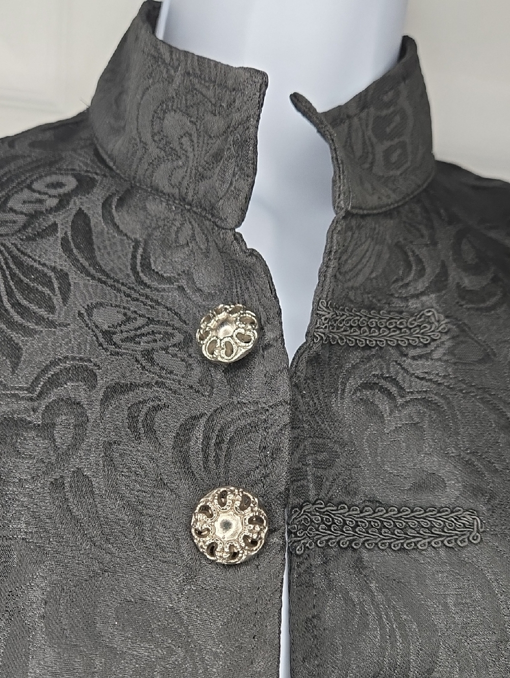 LeStat Gothic Vampire Black Brocade Faux Button Mens Coat M/L - Picture 2 of 3